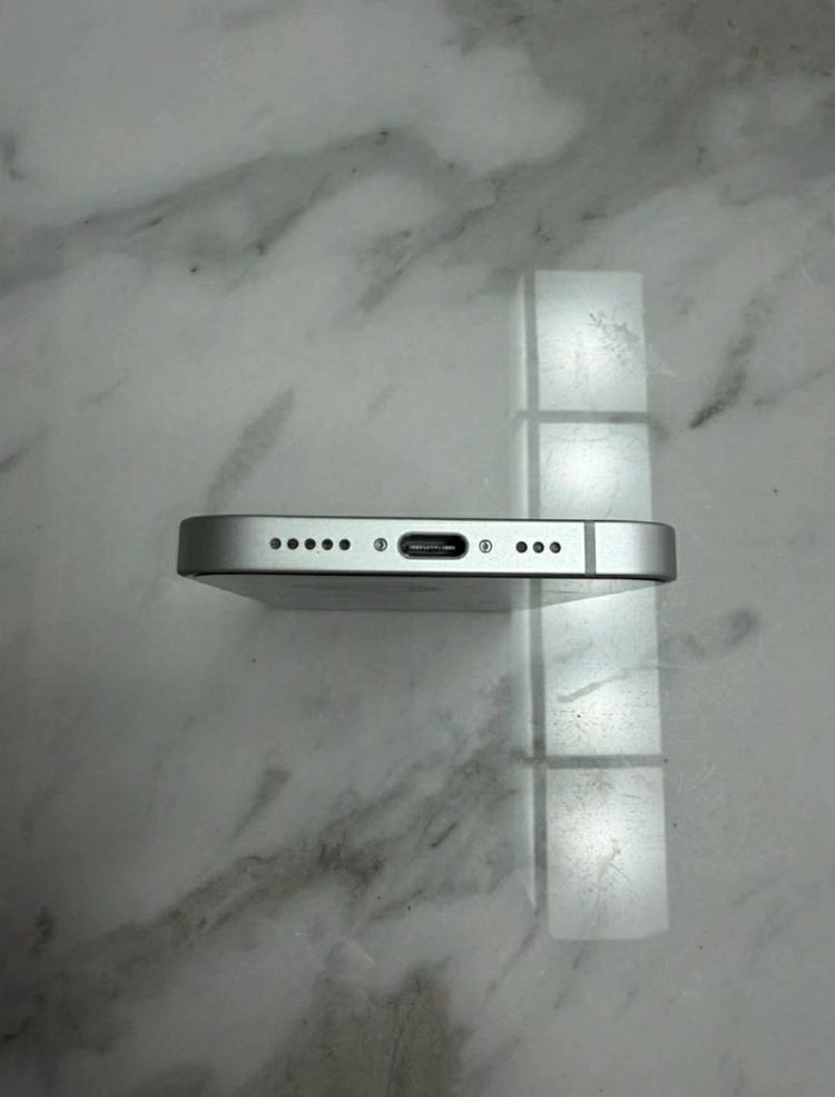 아이폰 16e 128gb 화이트 이미지