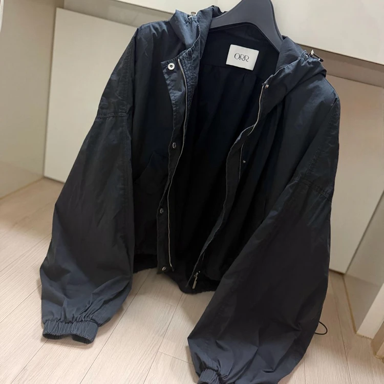 오르 orr 스트링 후드 점퍼 블랙 S 바스락 아노락 크롭 숏 바람막이 후드집업 윈드브레이커 이미지