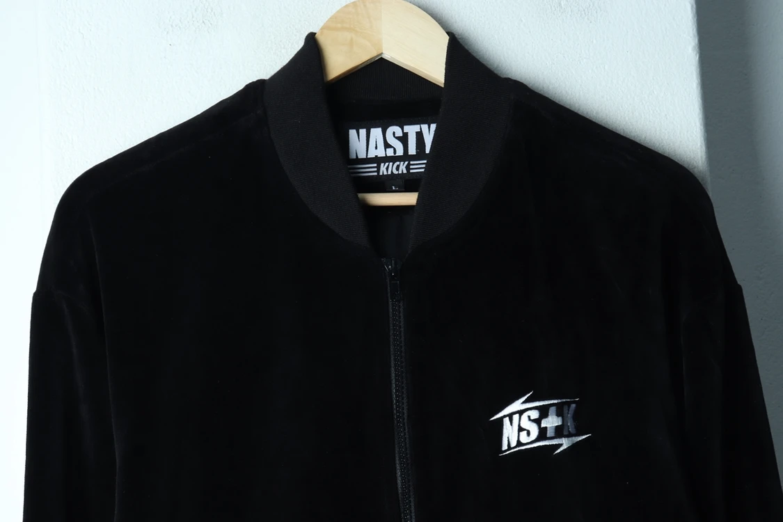 (L-XL) 네스티킥 집업 바람막이 점퍼자켓 Y2K 이미지
