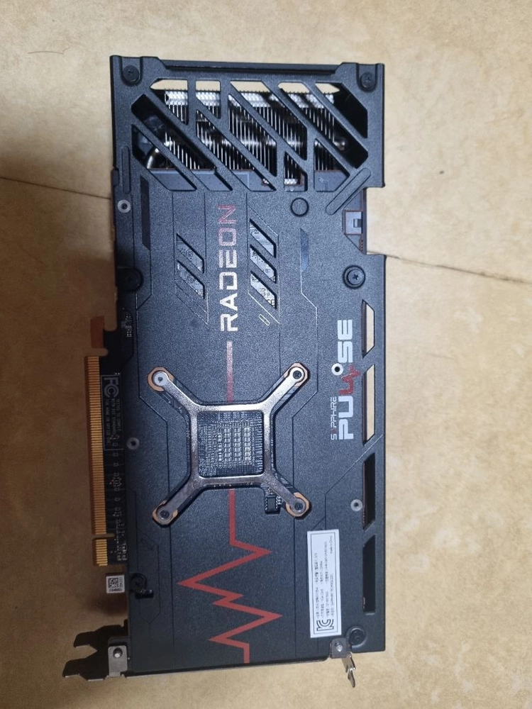 rx7600 사파이어 펄스 그래픽카드 이미지