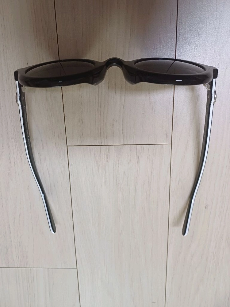 몽클레어 블랙 선글라스 이미지