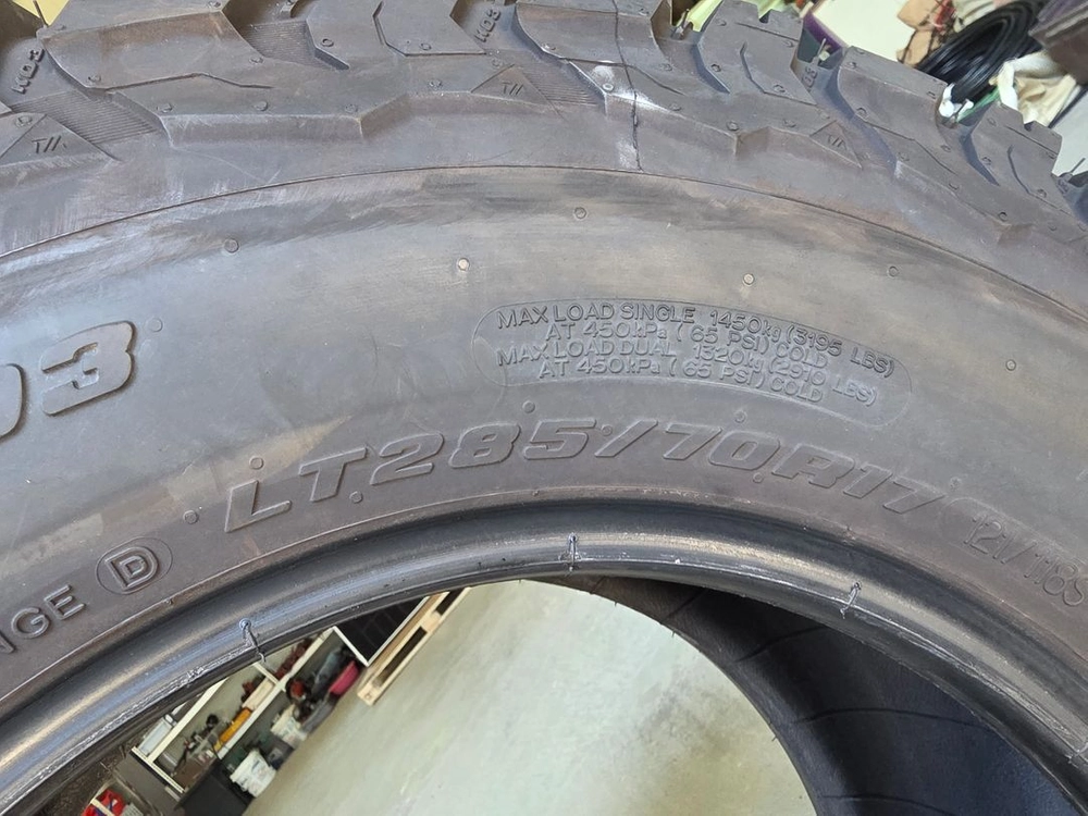 285/70R17 be ko3 at타이어 이미지
