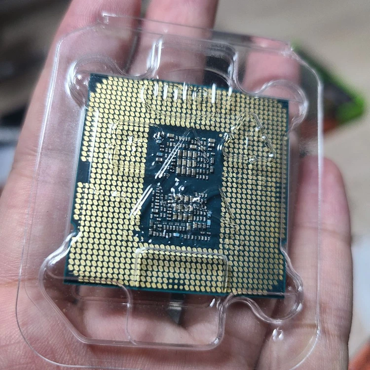GIGABYTE Z590 AORUS ELITE + i7-10700K CPU + NZXT KRAKEN 이미지