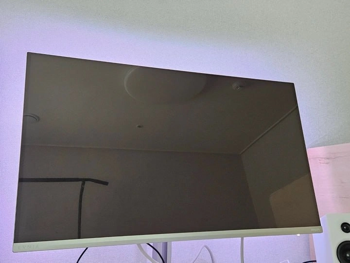 필립스 에브니아 32M2N8900 UHD OLED 모니터 - 안심되는 중고거래