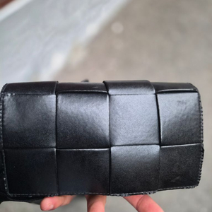 보테가 베네타 벨트 카세트백 이미지