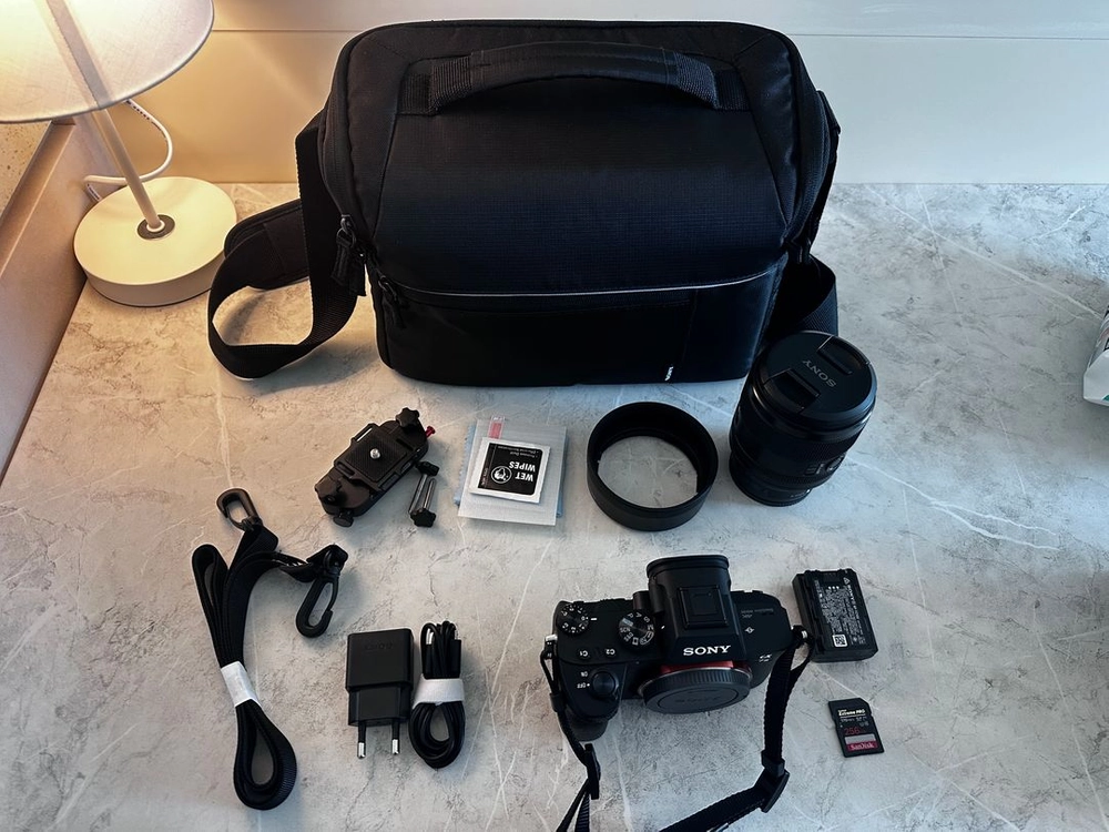 소니A7M3 본체 카메라 + 소니 렌즈 FE35mm F1.4 GM (나머지외 포함) 중고 판매합니다. (정품) 이미지
