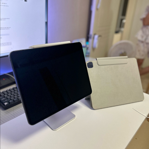 아이패드 프로 13 M4 Wi-Fi 1TB 블랙 + 애플펜슬 프로 일괄판매. 니케 무선충전 거치대/니케 케이스 증정 이미지