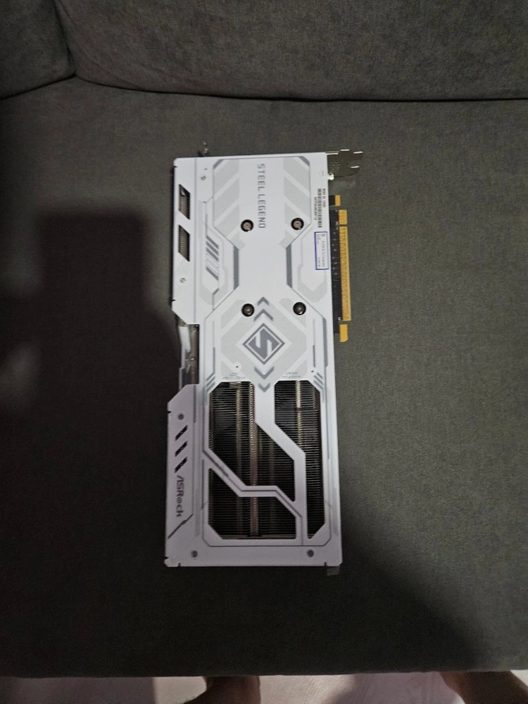 intel arc b580 steel legend white 12g 이미지