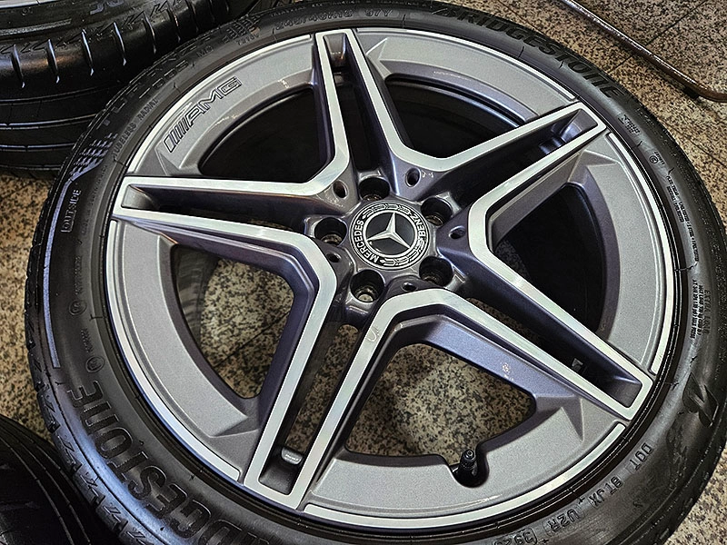 [판매] 벤츠 W205 C클래스 AMG 정품 18인치 휠 타이어 셋트 이미지