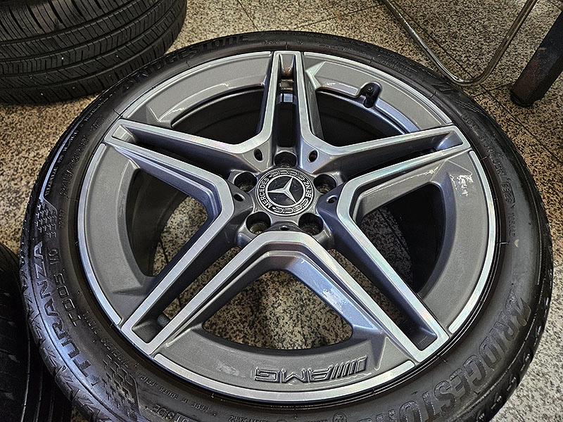 [판매] 벤츠 W205 C클래스 AMG 정품 18인치 휠 타이어 셋트 이미지