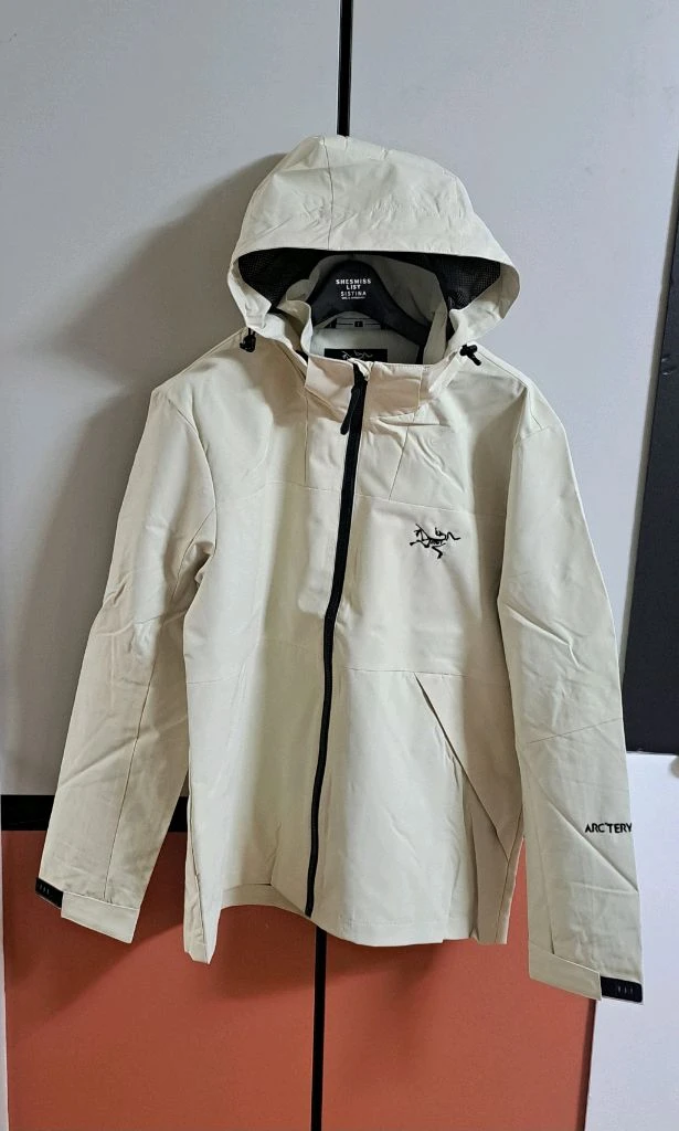 ARCTERYX 남성용 후드 바람막이 집업쟈켓 이미지
