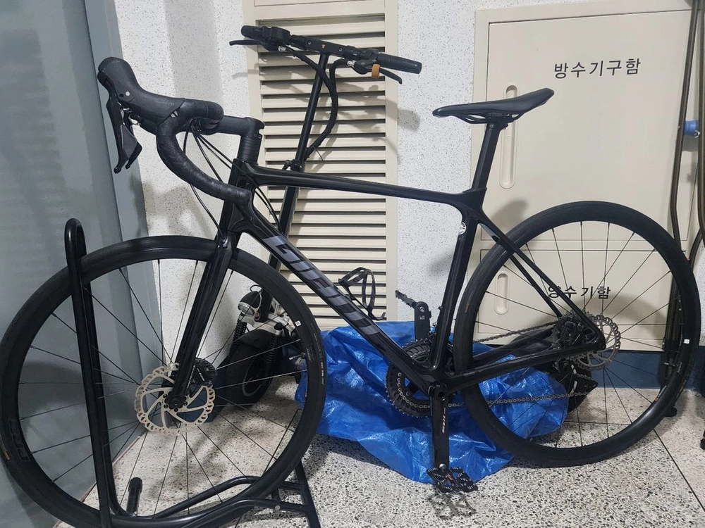 자이언트 풀카본 로드 Tcr tcr 2kom 판매합니다( 마지막가격 ) 이미지