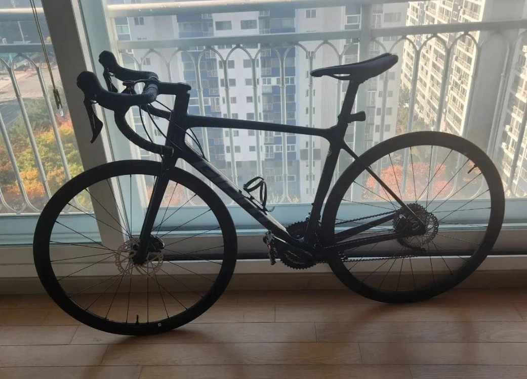 자이언트 풀카본 로드 Tcr tcr 2kom 판매합니다( 마지막가격 ) 이미지