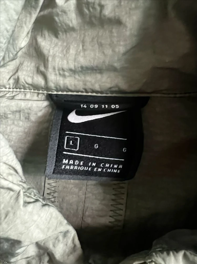 나이키 테크 팩 하이 덴시티 M65 자켓 제이드 스톤 판매합니다. 이미지