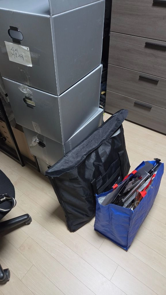 건축사 자격증 교재 및 도구 세트 이미지