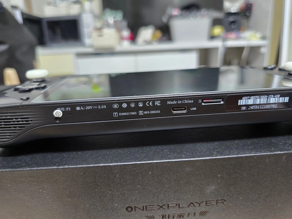 원엑스플라이(Onexfly) F1 Pro HX370 2TB/ 32GB + 128g sd카드 팝니다 이미지