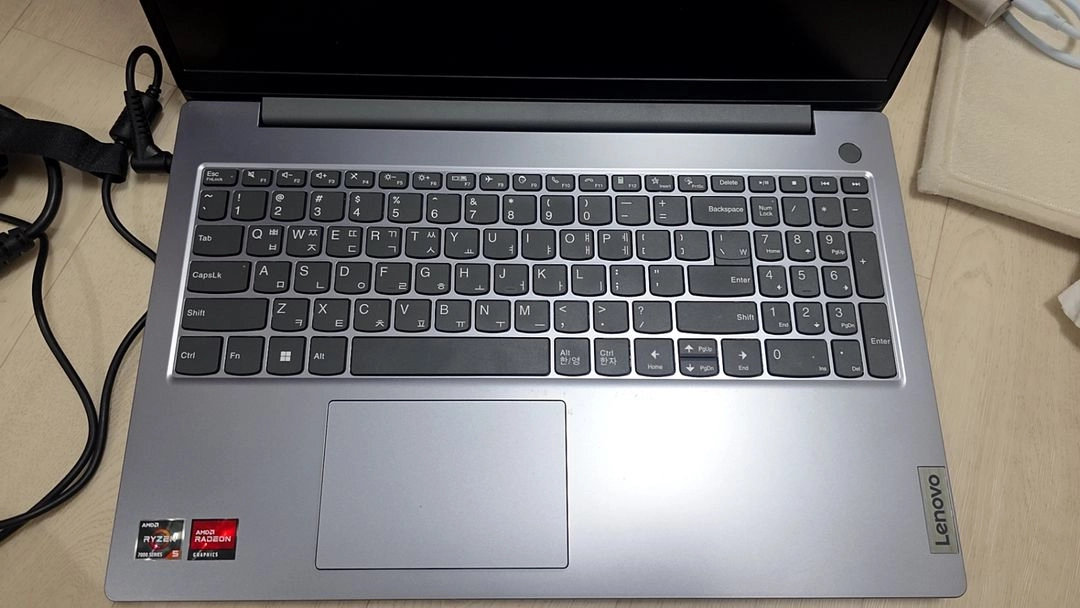 레노버 V15 G4 AMN Arctic Grey 라이젠5 노트북 이미지