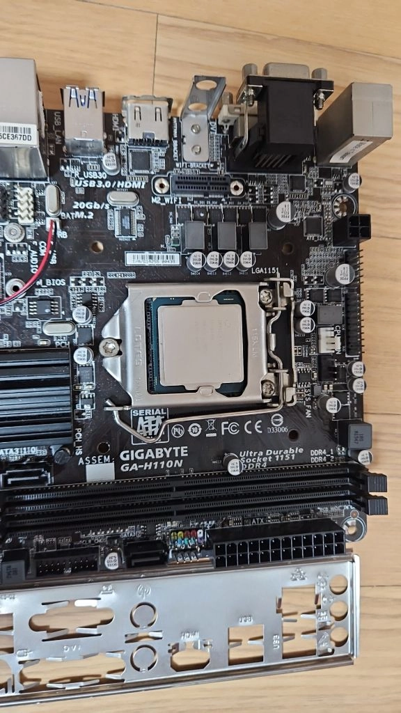 인텔 i5-6400 cpu 및 기가바이트 ga-110n 이미지