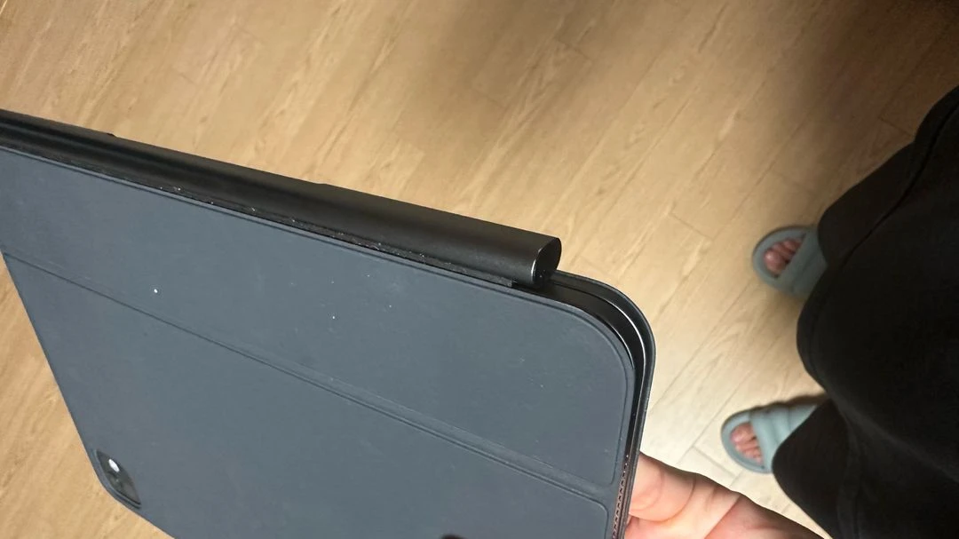 M4 아이패드 프로 11인치 256GB Wi-Fi + 매직키보드 + 애플펜슬 풀세트 (배터리 98%) 이미지