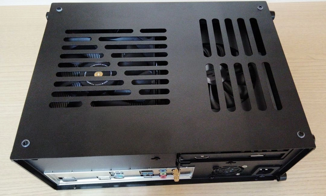 5500X3D & RX6500XT SFF 포터블 PC 이미지
