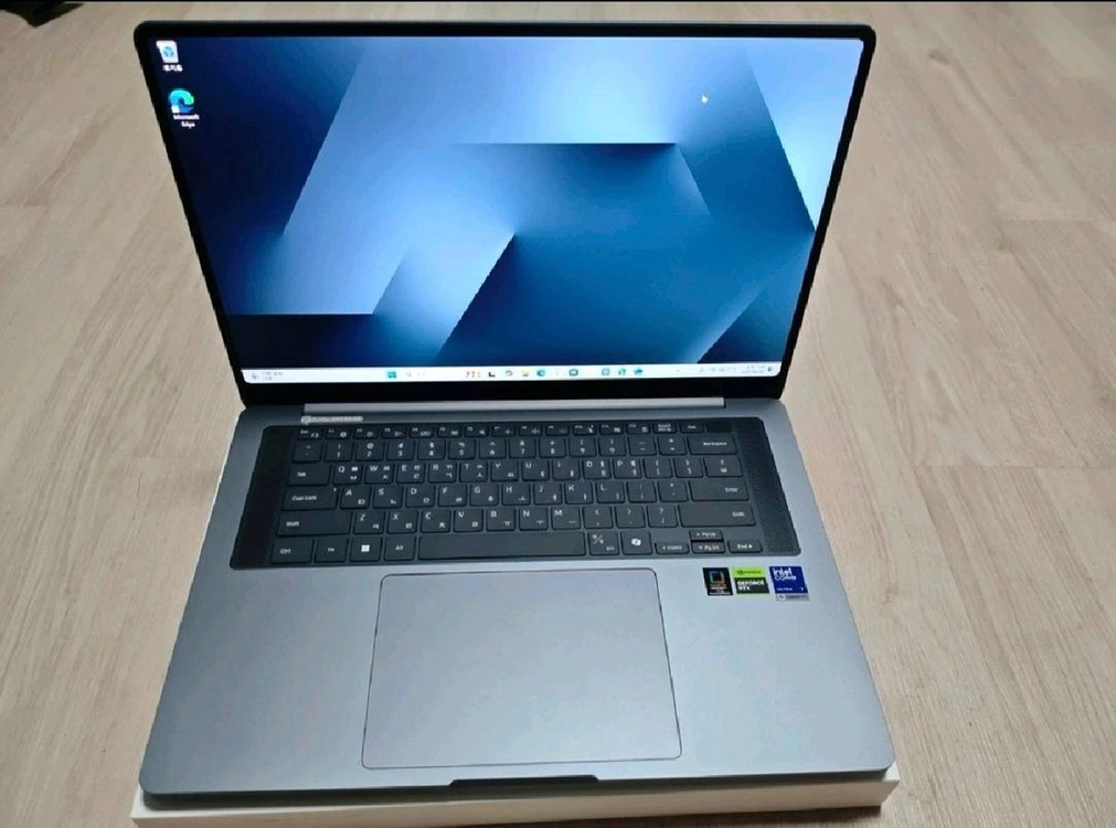 갤럭시북6울트라 RTX5070 (NT960UJH-XD72Y) 팝니다 이미지