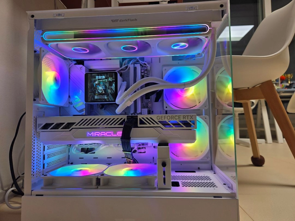 9800x3d, b850m wifi, rtx 5080 화이트 미라클 본체 이미지