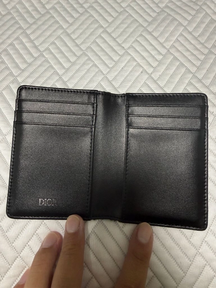 디올 카드지갑 팝니다. 이미지