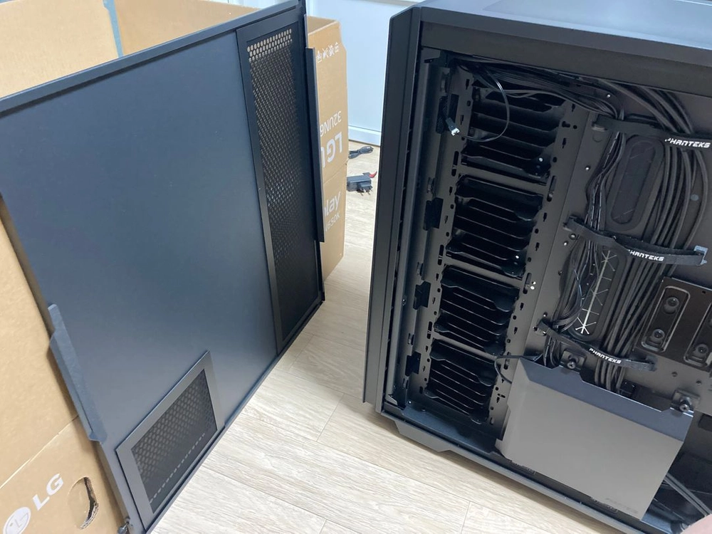 빅타워 컴퓨터 케이스 Phanteks ENTHOO PRO 2 TG 이미지