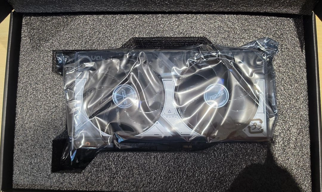 RTX 5060ti 8GB 신품급 AS 연장 ~30.4까지 이미지