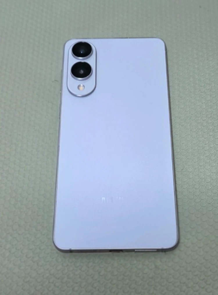 갤럭시 S25 엣지 512GB 블루 S급 / 배터리 100% / 케이스 6개 판매합니다. 이미지