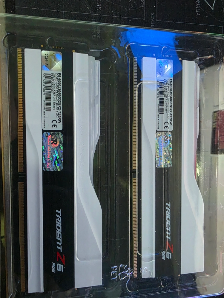 DDR5 64GB RGB 메모리 이미지
