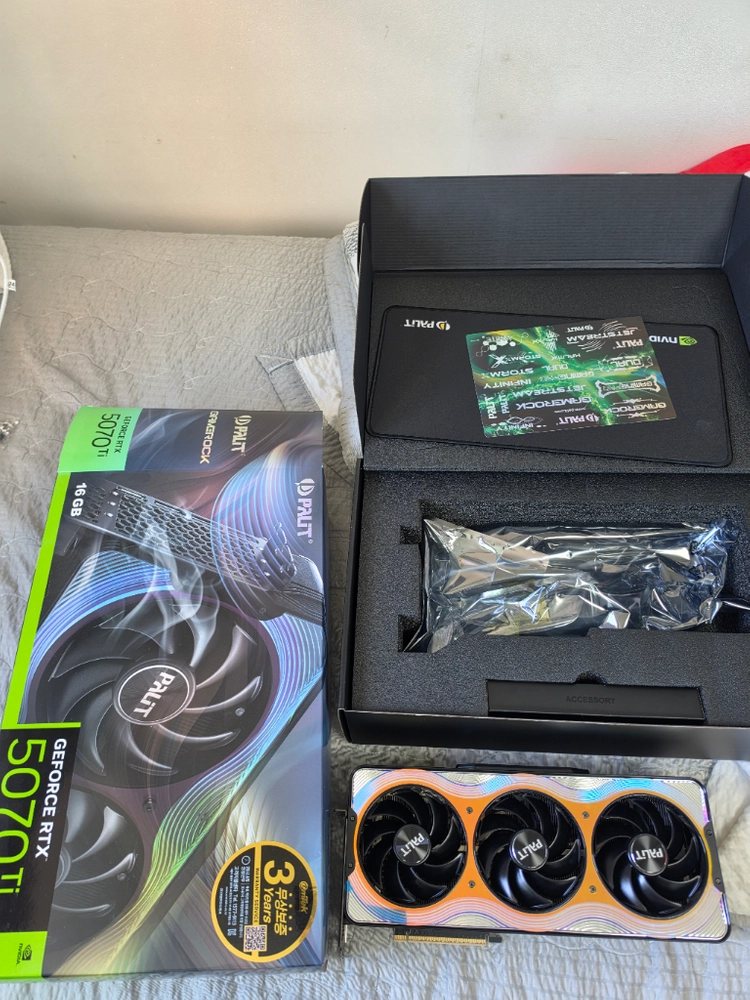 이엠텍 PALIT 지포스 RTX 5070 Ti GAMEROCK D7 16GB 팝니다 이미지