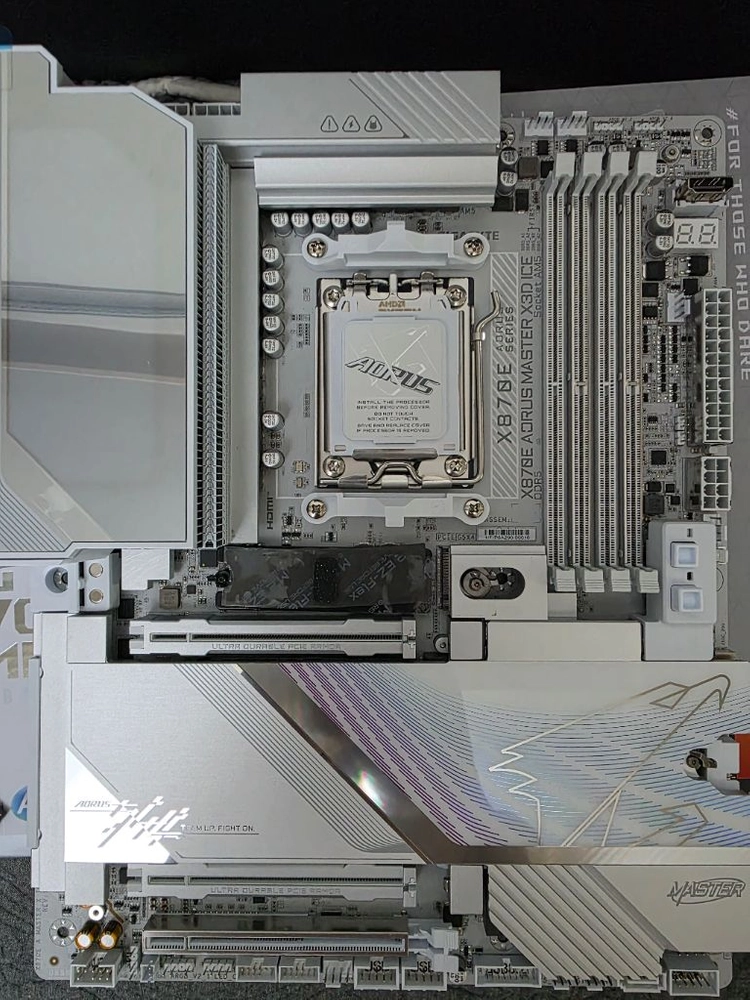x870e aorus master x3d ice 이미지