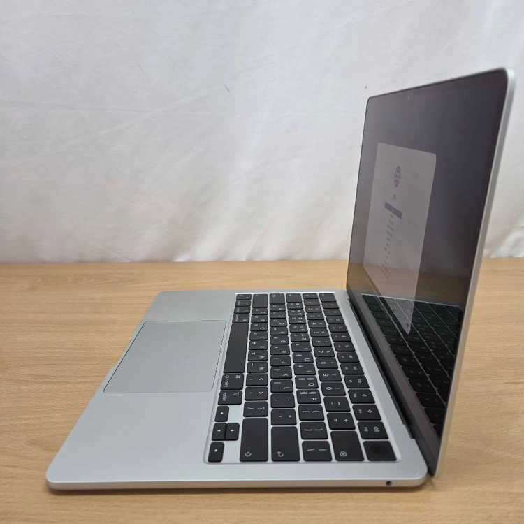 배터리 100% / APPLE 2022 맥북에어 13 M2 실버 / M2+8GB 이미지