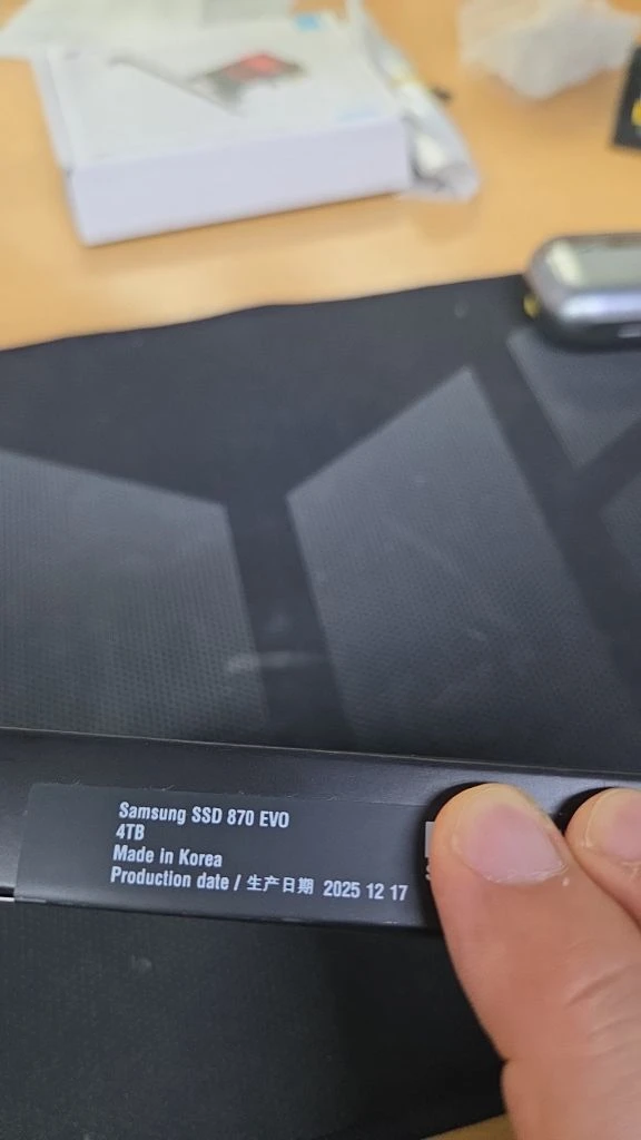 삼성 870 evo 4TB SATA SSD 이미지