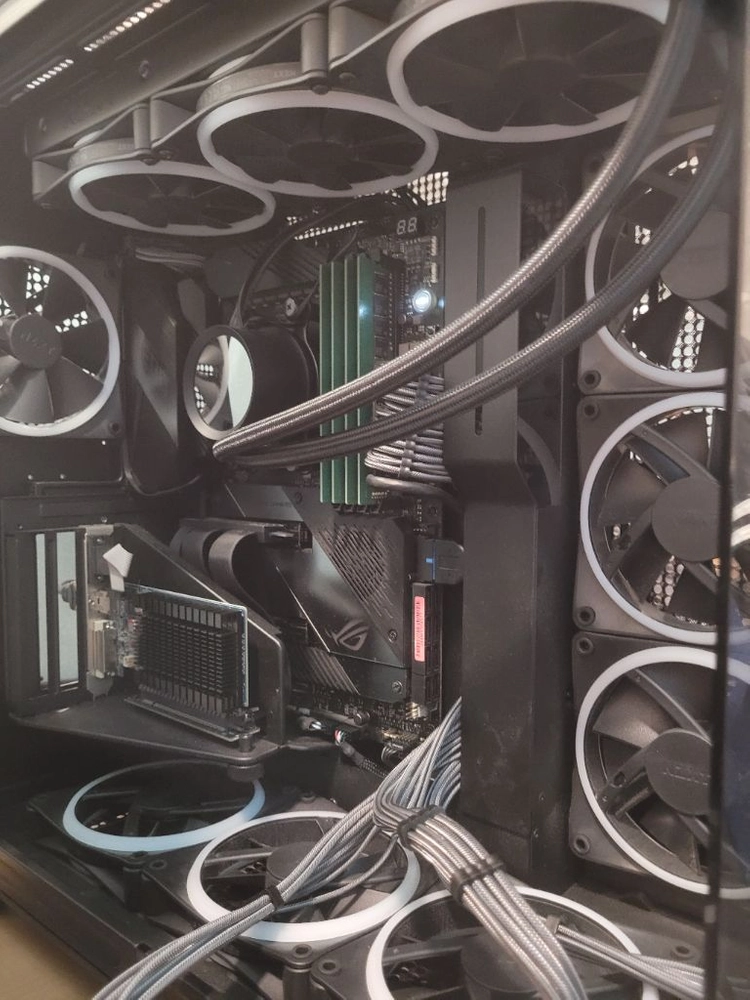 rtx 3090 램128gb p41 2tb 5900x 로그스트릭스 nzxt 완본체 컴퓨터 - 안심되는 중고거래