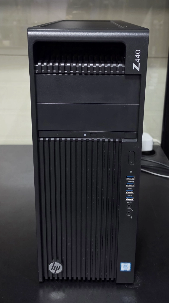 HP Z440 워크스테이션 E5-2640v3 16gb램 등 - 안심되는 중고거래