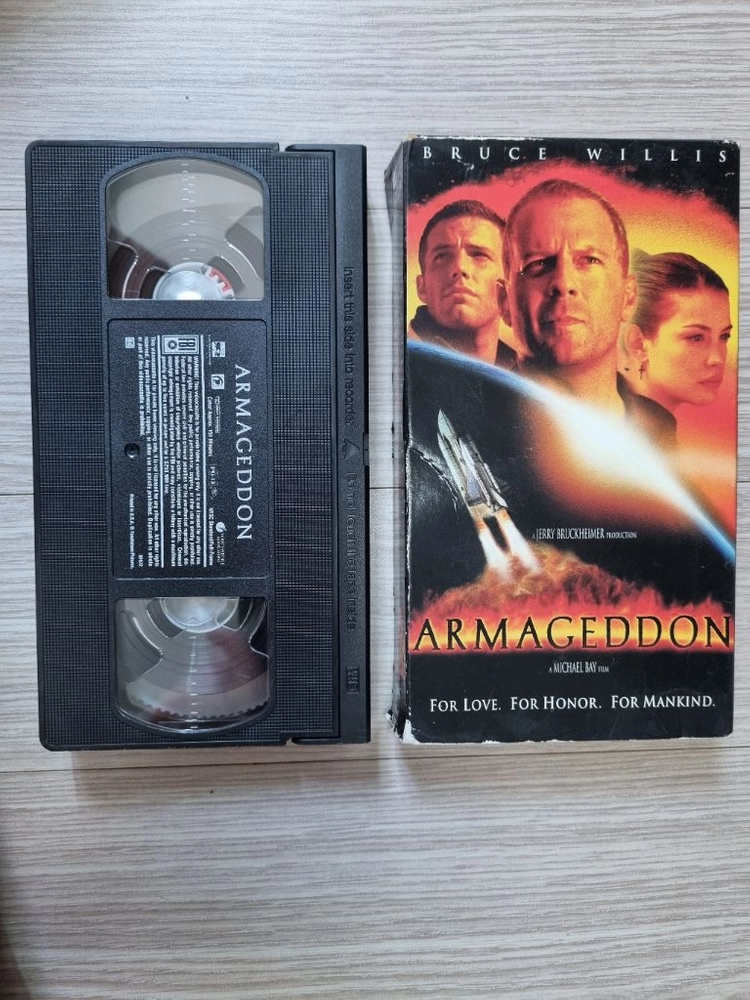 VHS 영화 테이프 모음 (Armageddon, The Siege 등) 이미지