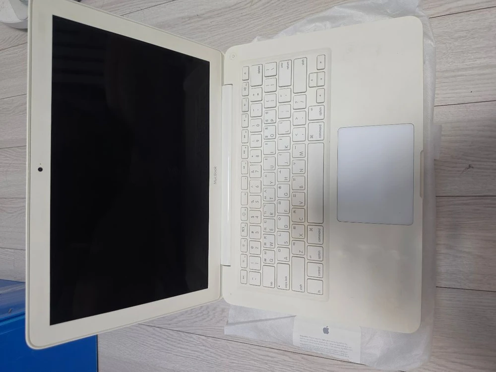 맥북 흰둥이 MacBook 13-inch, Mid 2010 화이트 유니바 이미지