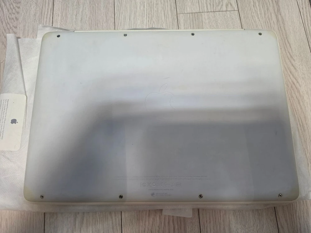 맥북 흰둥이 MacBook 13-inch, Mid 2010 화이트 유니바 이미지