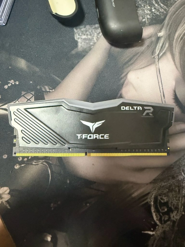 팀그룹 T-FORCE DELTA DDR4 16GB 3800 CL18 이미지