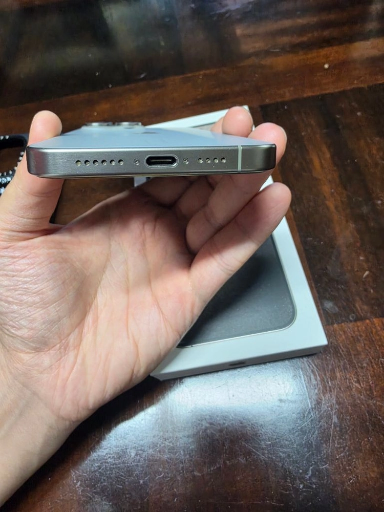 아이폰 15프로맥스 256gb 내츄럴티타늄 자급제 판매해요 이미지
