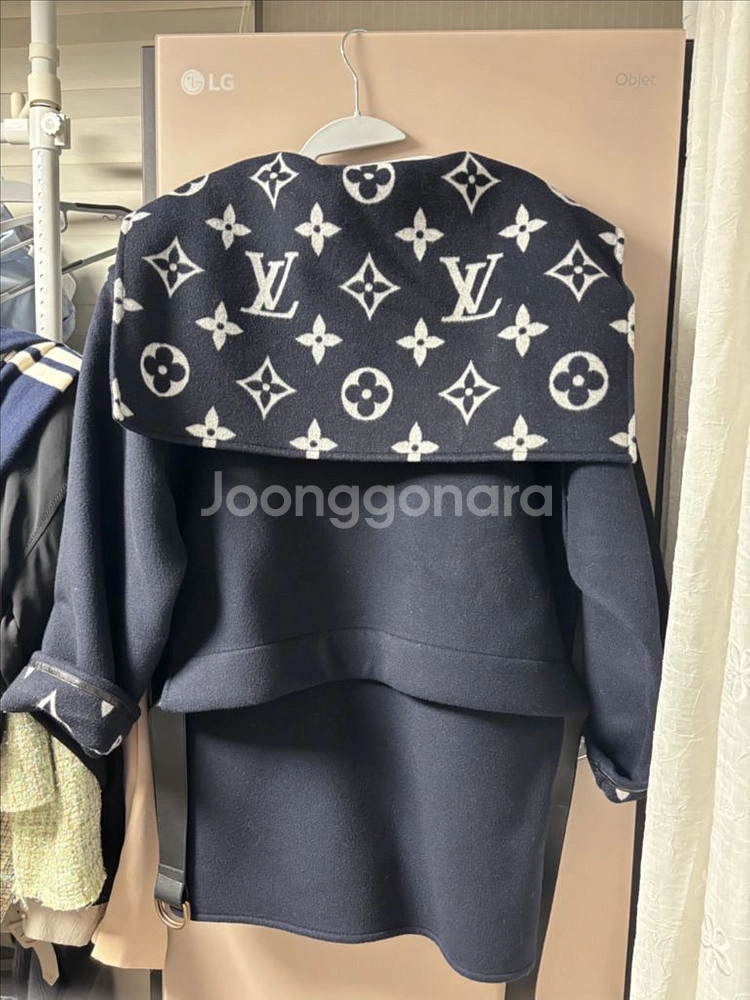 [정품] 루이비통 플랩 포켓 후디드 랩 코트 네이비 이미지