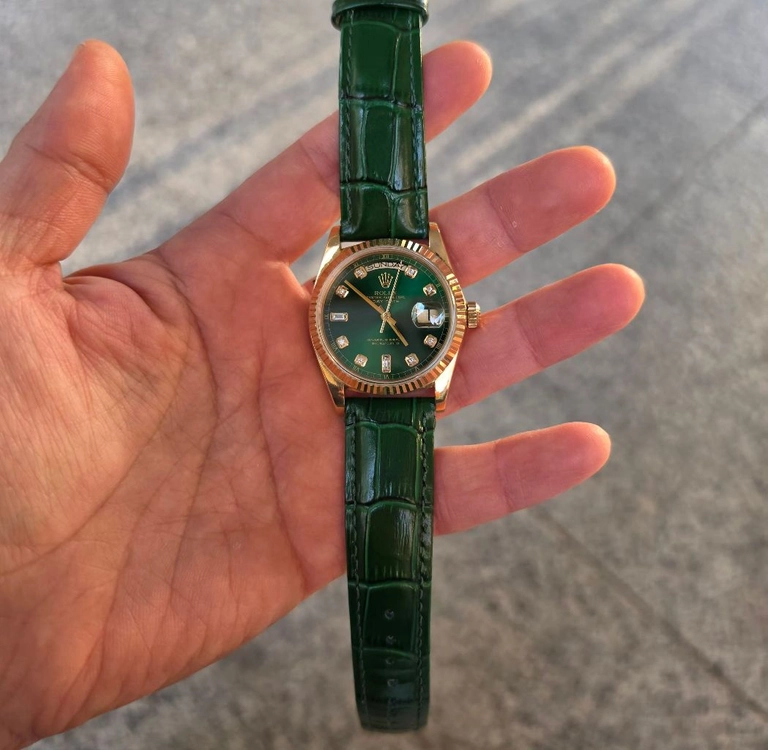롤렉스 데이데이트 브로바 무브 18k 금통 이미지