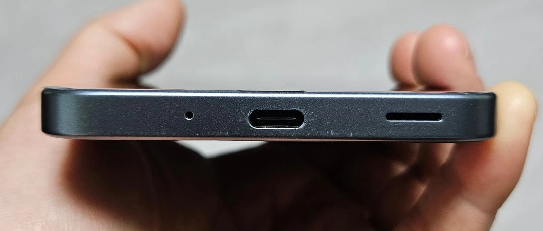 갤럭시 점프4 블랙 128GB 액정 및 배터리 교체폰 팝니다. 이미지