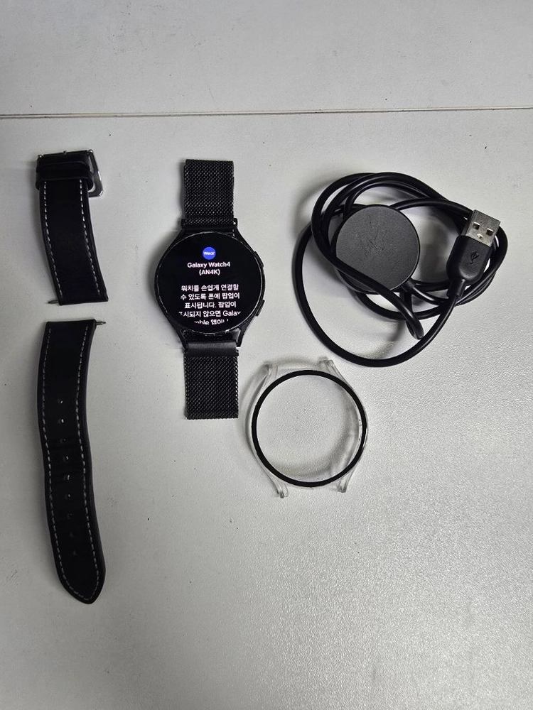 갤럭시 워치4 44mm 블랙 블루투스 버전 - 안심되는 중고거래