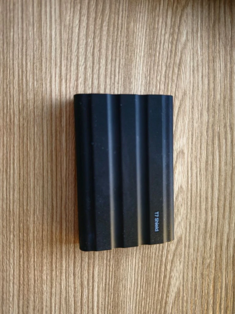 삼성 T7 쉴드 외장 SSD 4TB 블랙 - 무상as 기간 남음 이미지