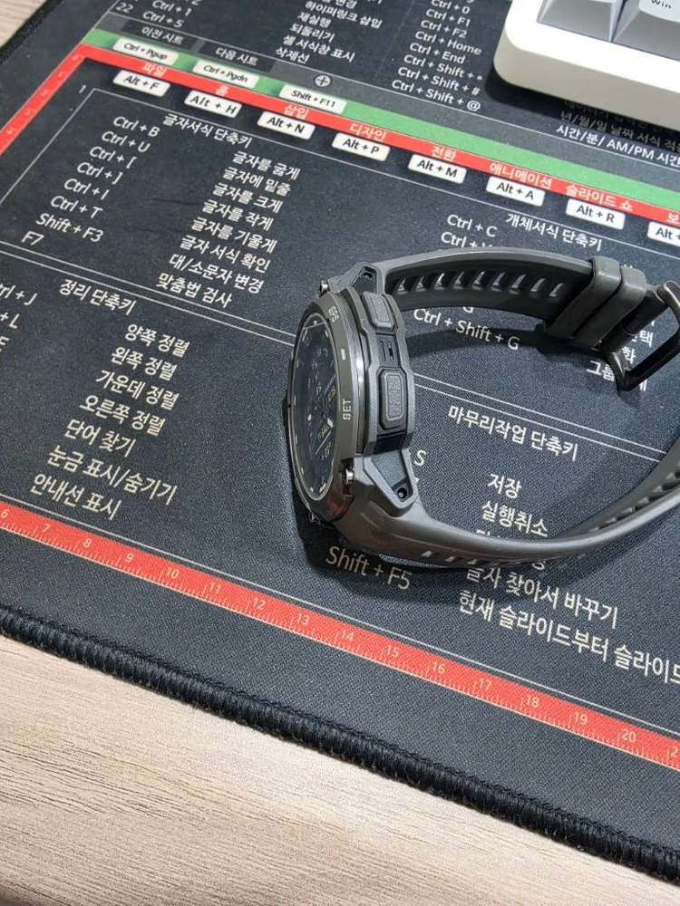 가민 인스팅트 크로스오버 아몰레드 47mm 스마트워치 이미지