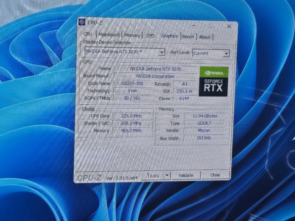 라이젠 7 7800X3D RTX 5070 32G 1TB 게이밍 컴퓨터 본체 이미지
