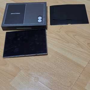 (새것급) 갤럭시 폴드8 512GB 자급제 그라파이트 팔아요 이미지